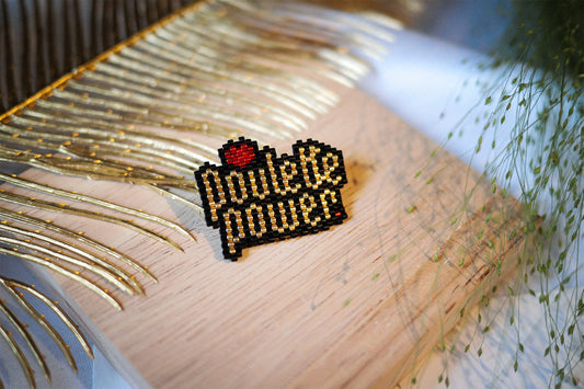 Broche Poulette Power